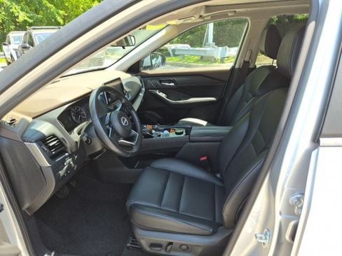Used 2023 Nissan Rogue SV w/ SV Premium B Package AWD/4WD image 18