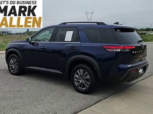 Used 2025 Nissan Pathfinder SV AWD/4WD image 6