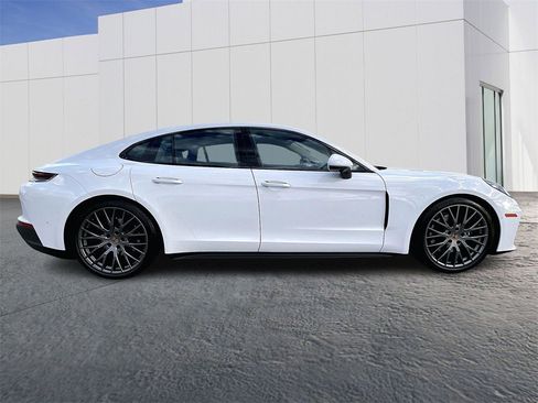 Used 2025 Porsche Panamera 4 image 8