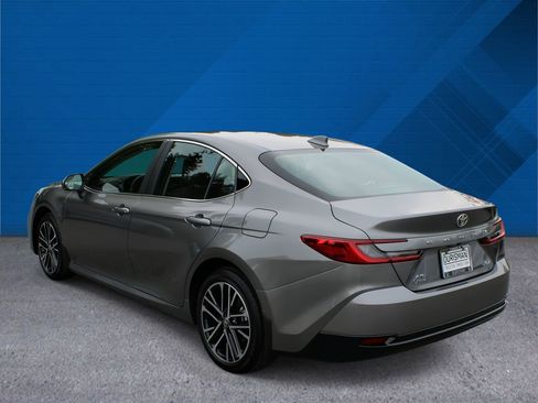 Used 2026 Toyota Camry XLE image 7