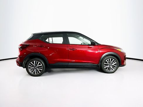 Used 2024 Nissan Kicks SV image 10
