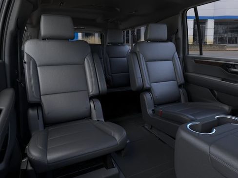 New 2026 Chevrolet Suburban LT w/ Comfort Package AWD/4WD image 17