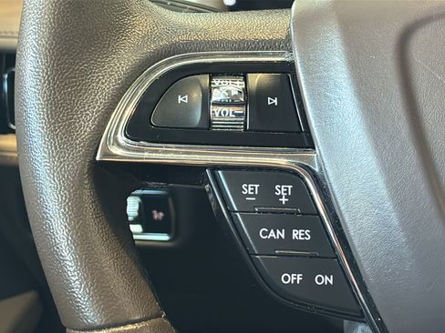 Used 2022 Lincoln Nautilus FWD w/ Premium Package image 35