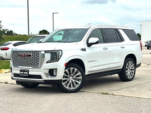 Used 2022 GMC Yukon Denali AWD/4WD image 2