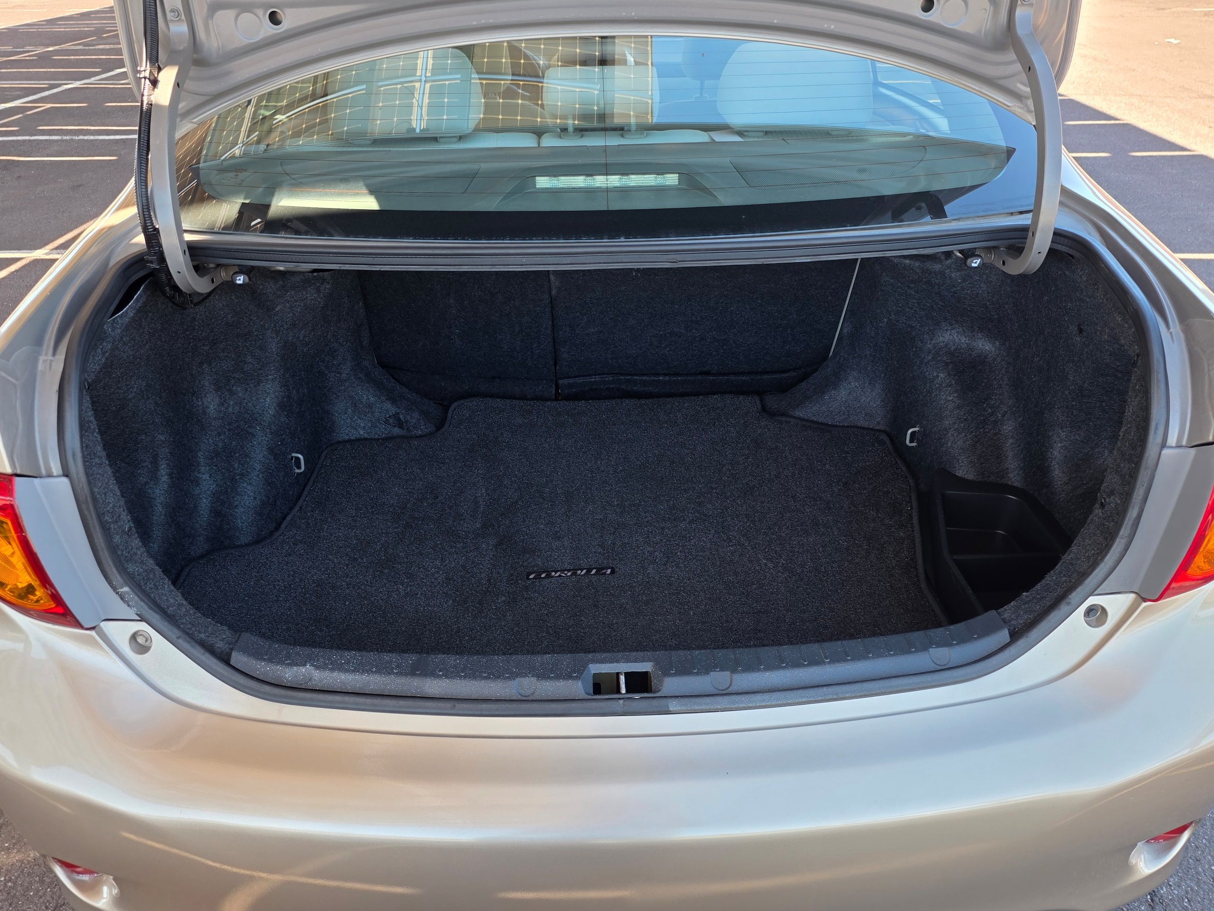 Used 2010 Toyota Corolla LE FWD image 20