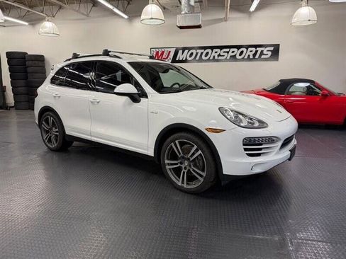 Used 2014 Porsche Cayenne Diesel AWD/4WD image 11