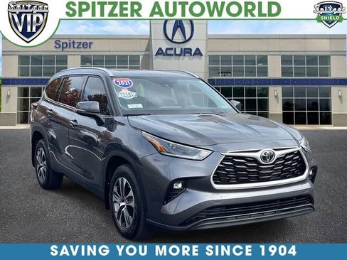 Used 2021 Toyota Highlander XLE image 1