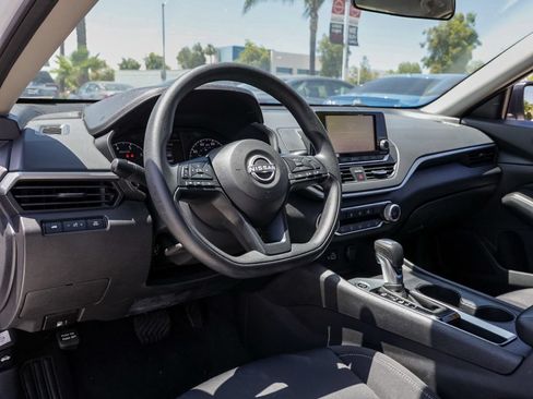 Used 2024 Nissan Altima 2.5 S FWD image 15