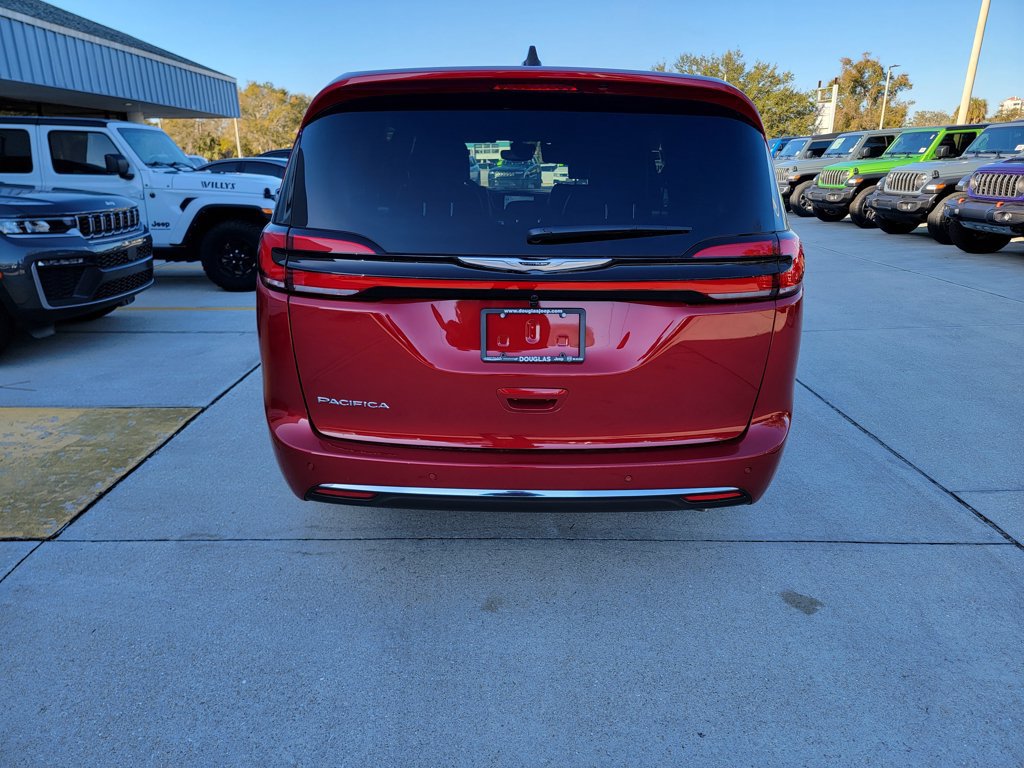 New 2026 Chrysler Pacifica Select FWD image 4