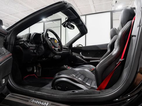 Used 2012 Ferrari 458 Spider RWD image 33