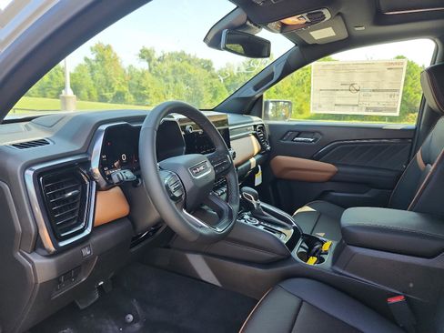 New 2026 GMC Canyon AT4 w/ Technology Plus Package image 9