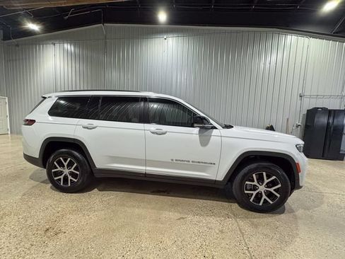 Used 2023 Jeep Grand Cherokee L Limited w/ Luxury Tech Group II AWD/4WD image 7