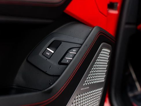 Used 2019 Lamborghini Urus AWD/4WD image 19