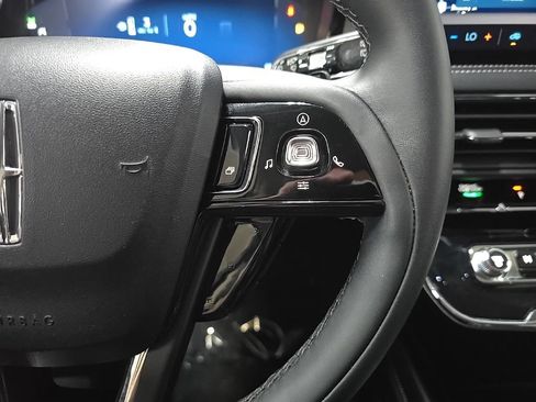 Used 2024 Lincoln Corsair AWD image 25