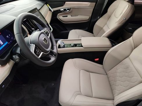 New 2026 Volvo XC90 B6 Plus w/ Protection Package Premier AWD/4WD image 14