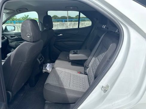Used 2024 Chevrolet Equinox LT FWD image 3