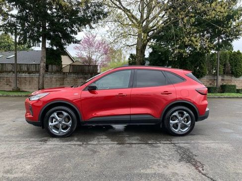 Certified 2025 Ford Escape ST-Line AWD/4WD image 2
