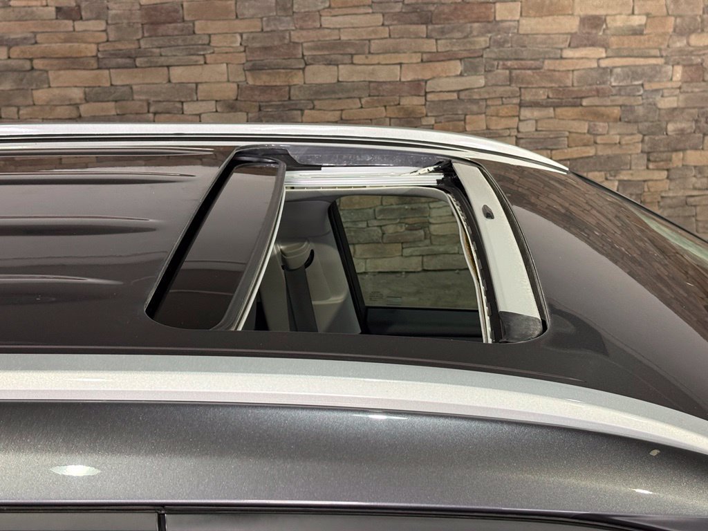 Used 2022 Toyota Highlander XLE AWD/4WD image 5