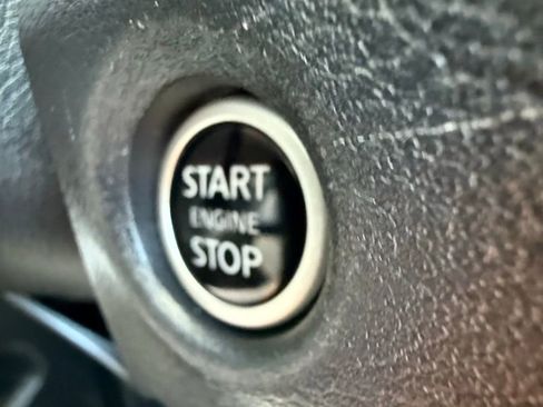 Used 2024 Nissan Frontier SV w/ Technology Package image 27