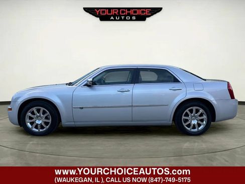 Used 2010 Chrysler 300 C w/ Luxury Group II RWD image 2