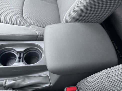 Used 2020 Nissan Frontier SV w/ SV Utility Package image 18