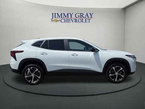 New 2026 Chevrolet Trax RS w/ Driver Confidence Package FWD image 6