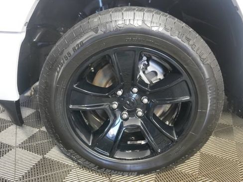Used 2023 RAM 1500 Big Horn AWD/4WD image 9