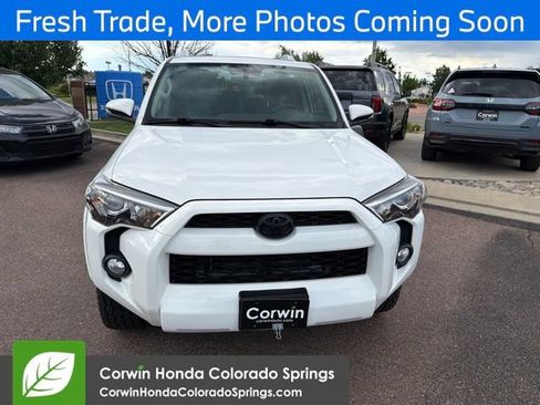 Used 2018 Toyota 4Runner SR5 Premium AWD/4WD image 2