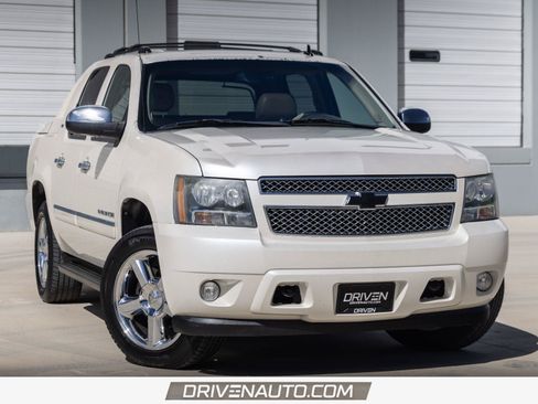 Used 2011 Chevrolet Avalanche LTZ AWD/4WD image 1