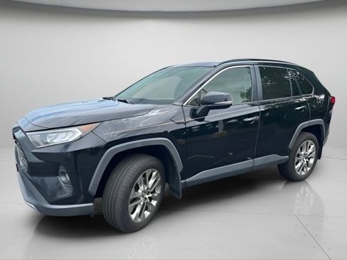 Used 2019 Toyota RAV4 Limited AWD/4WD image 2