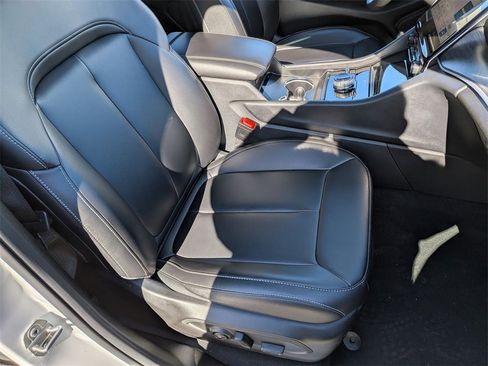 Certified 2024 Jeep Grand Cherokee Limited image 27