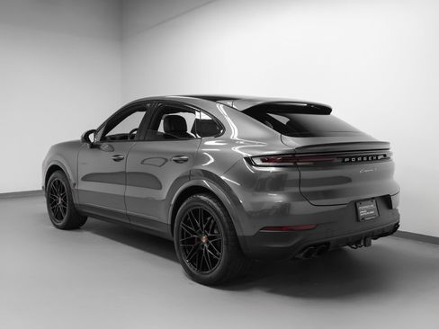 Certified 2026 Porsche Cayenne S AWD/4WD image 3