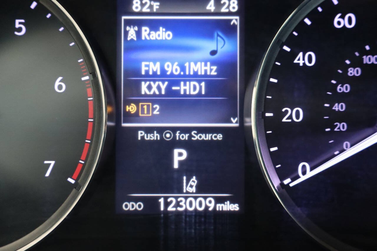 Used 2017 Lexus IS 200t w/ Premium Package RWD image 18