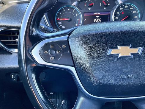 Used 2023 Chevrolet Traverse LT image 6