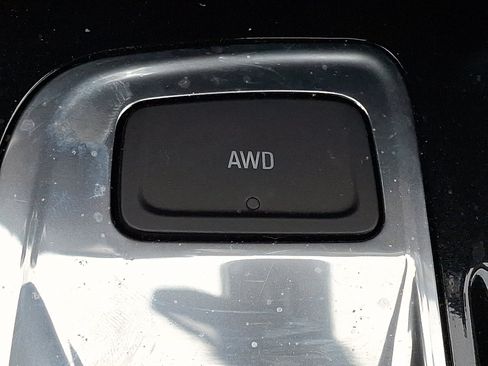Used 2023 Chevrolet Equinox Premier AWD/4WD image 23