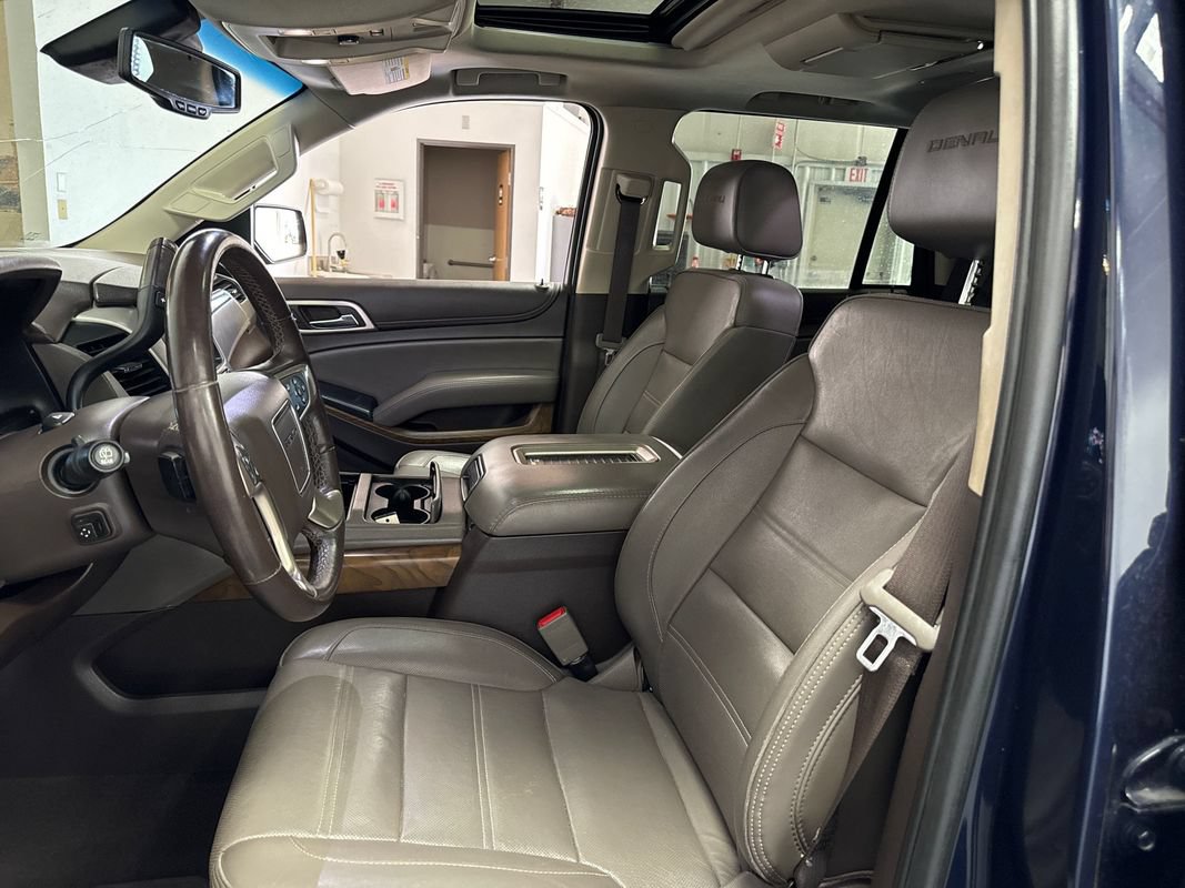 Used 2019 GMC Yukon Denali w/ Denali Ultimate Package AWD/4WD image 9