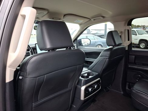 Used 2024 Ford Expedition XLT image 22