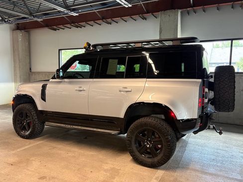 Used 2022 Land Rover Defender 110 X AWD/4WD image 2