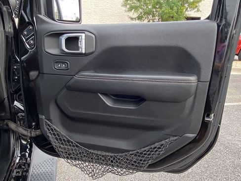 Used 2020 Jeep Wrangler Unlimited Sahara AWD/4WD image 40