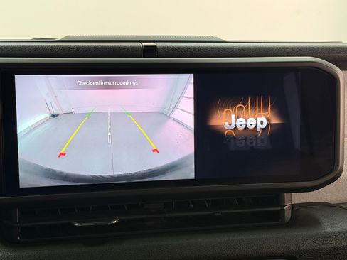 Used 2024 Jeep Wrangler Unlimited Sport AWD/4WD image 17