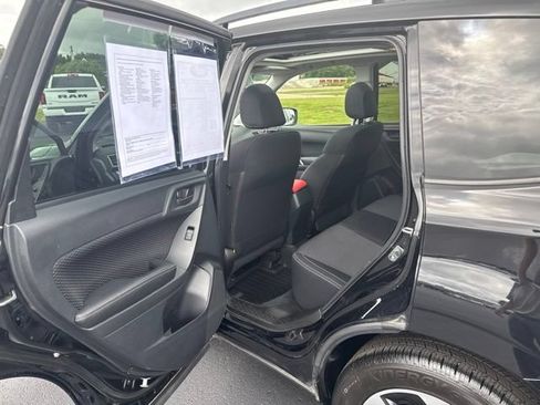 Used 2017 Subaru Forester 2.5i Premium AWD/4WD image 31