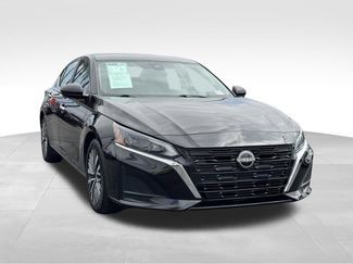 Used 2024 Nissan Altima 2.5 SV FWD video 2