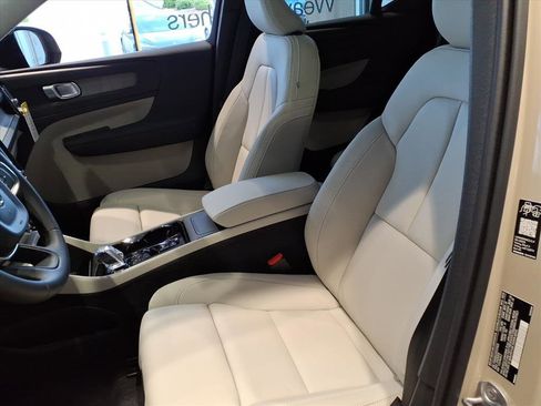 New 2026 Volvo XC40 B4 Plus w/ Protection Package Premier image 19