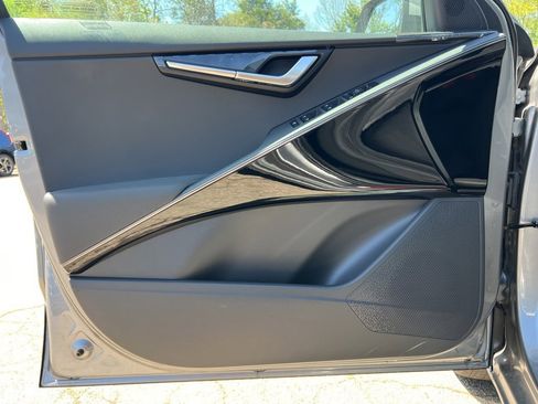 New 2025 Kia Niro EX w/ EX Cold Weather Package image 8