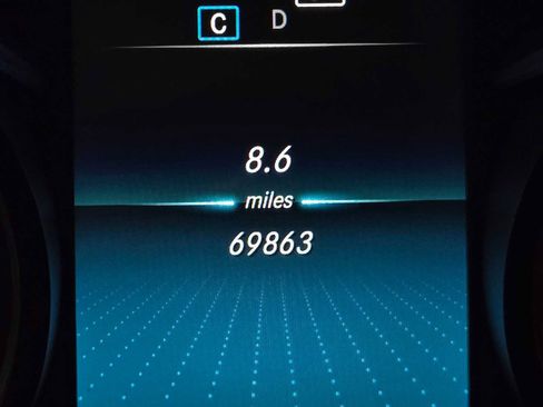 Used 2020 Mercedes-Benz GLC 300 4MATIC image 25
