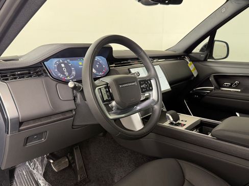New 2026 Land Rover Range Rover Long Wheelbase SE AWD/4WD image 4