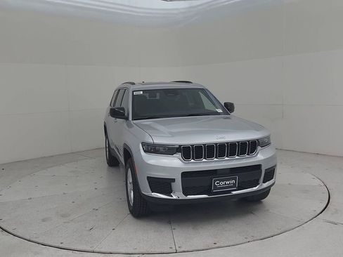 New 2025 Jeep Grand Cherokee L Laredo image 4