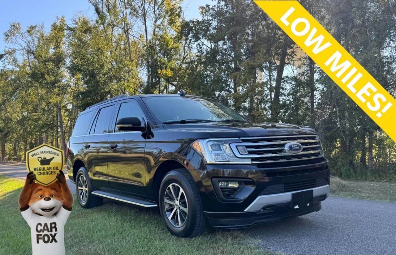Used 2018 Ford Expedition XLT w/ Equipment Group 202A AWD/4WD image 1