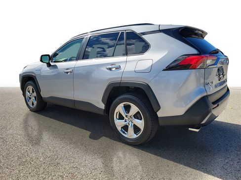 Used 2020 Toyota RAV4 Limited image 3