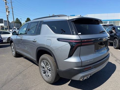 New 2026 Chevrolet Traverse LT w/ Driver Confidence Package FWD image 5
